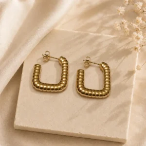 boucles d'oreilles carrées texturées dorées – Élégance moderne